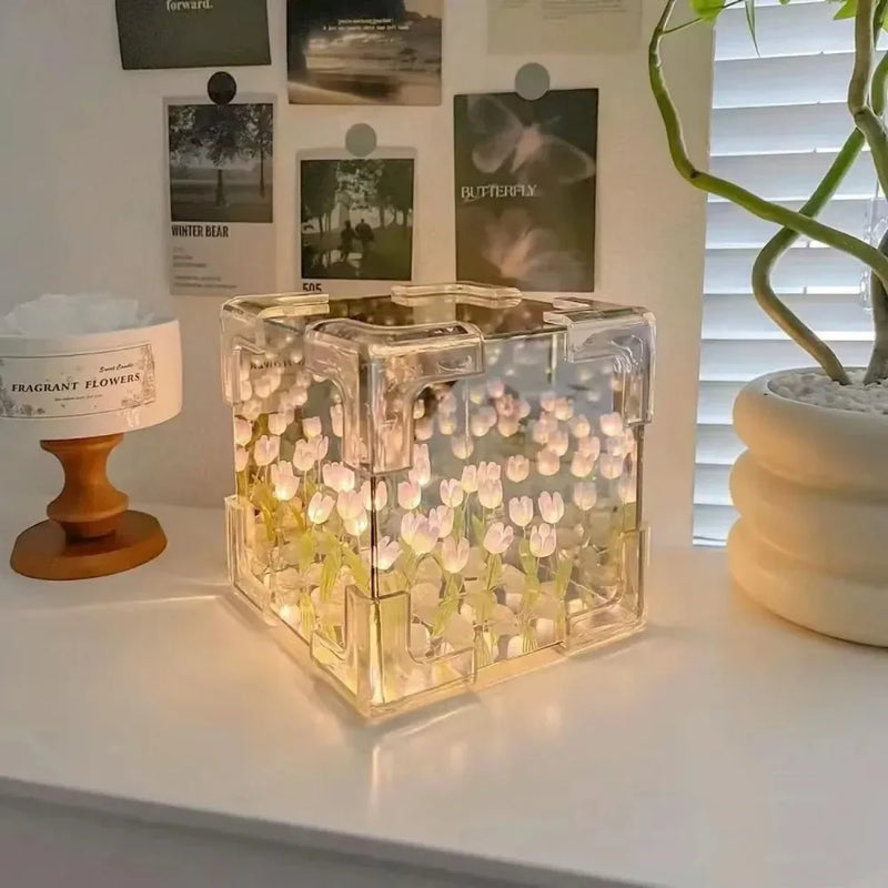 Luminária em Cubo Espelhado Flores de Tulipa